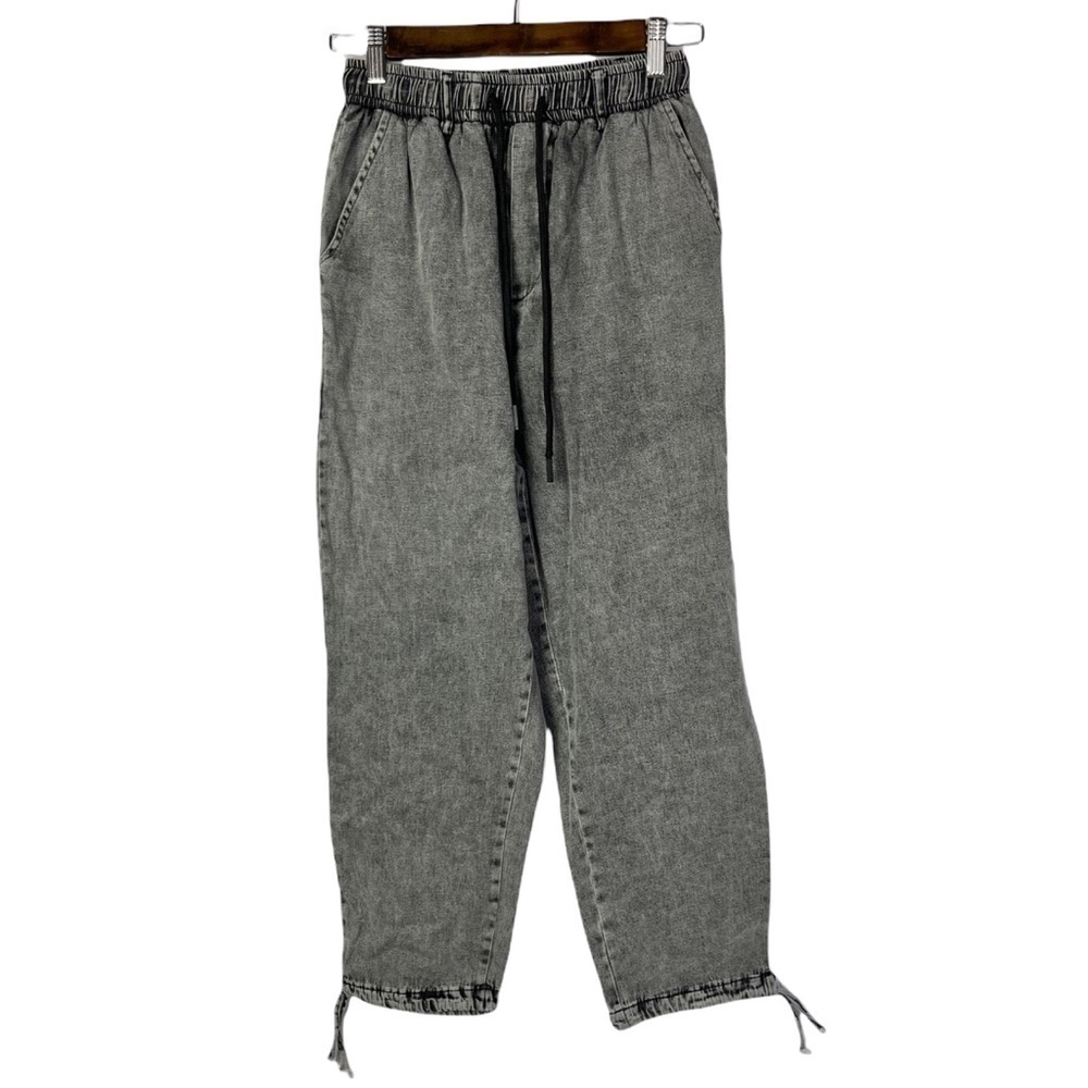 NEW Boutique Gray Acid Wash Elastic Waist Cropped Pants‎ M